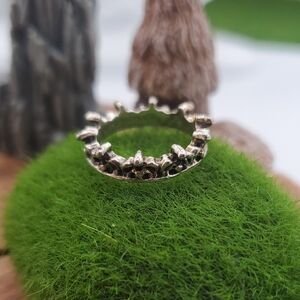 Crown Royalty Ring Size 3 R812